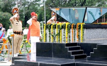 मुख्यमंत्री डॉ. यादव ने शौर्य स्मारक में किया शहीदों को नमन