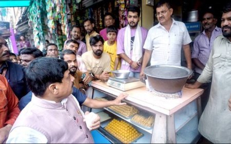 मुख्यमंत्री डॉ. यादव ने टीकमगढ़ में की नागरिकों और लघु व्यवसायियों से की चर्चा
