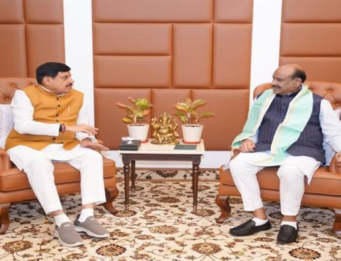 मुख्यमंत्री डॉ. यादव ने लोकसभा अध्यक्ष श्री बिरला से की सौजन्य भेंट