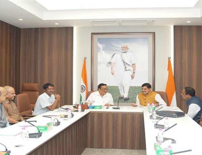 मुख्यमंत्री डॉ. यादव ने केंद्रीय मंत्री श्री पाटिल से की सौजन्य भेंट