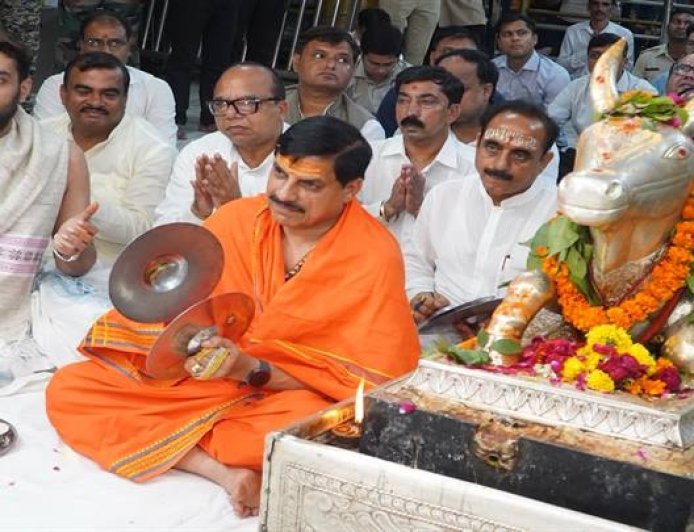 मुख्यमंत्री डॉ. यादव भगवान श्री महाकालेश्‍वर की शयन आरती में सम्मिलित हुए