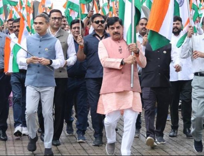 मुख्यमंत्री डॉ. यादव ने "हर घर तिरंगा अभियान-तिरंगा यात्रा" का किया शुभारंभ