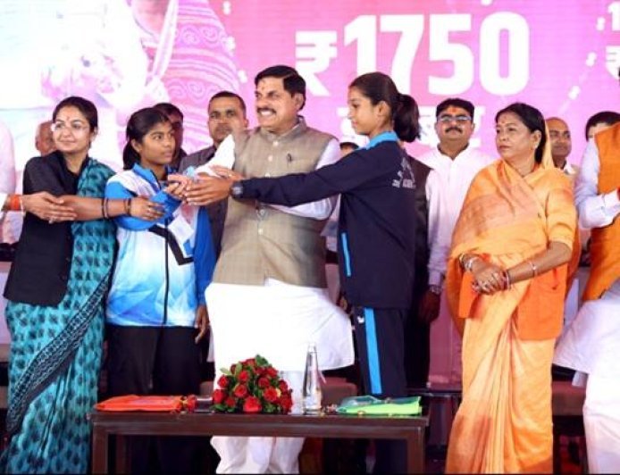 बहनों का सम्मान और आर्थिक सशक्तिकरण हमारी सर्वोच्च प्राथमिकता : मुख्यमंत्री डॉ. यादव