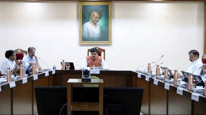 मुख्यमंत्री डॉ. मोहन यादव की अध्यक्षता में मंत्रालय में मन्त्रि-परिषद की बैठक आरंभ हुई।