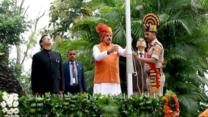 मुख्यमंत्री डॉ. यादव ने स्वतंत्रता दिवस पर मुख्यमंत्री निवास में किया ध्वजारोहण