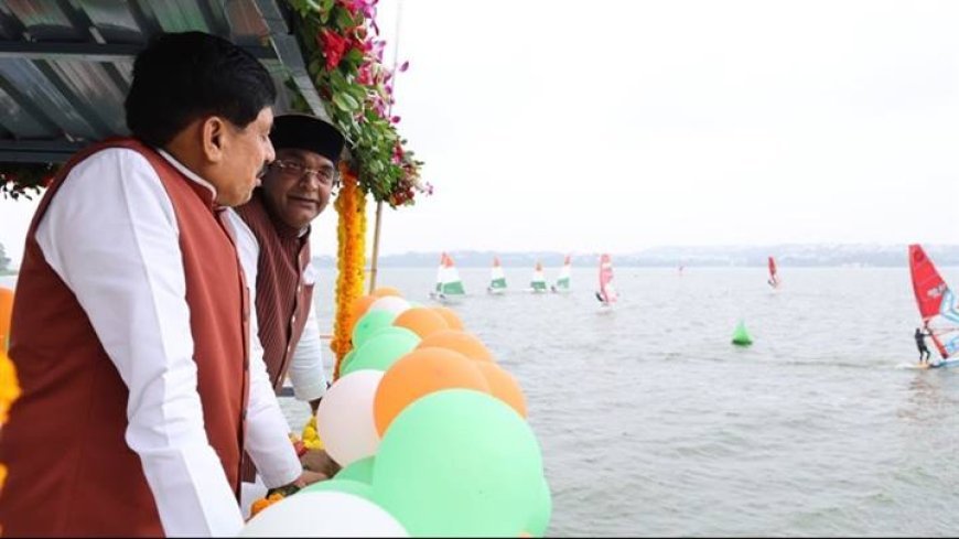 मुख्यमंत्री डॉ. मोहन यादव ने रविवार को बोट क्लब परिसर में तीसरी राजा भोज मल्टीक्लास सेलिंग चैंपियनशिप के समापन समारोह के दौरान बोट्स का मुआयना किया।