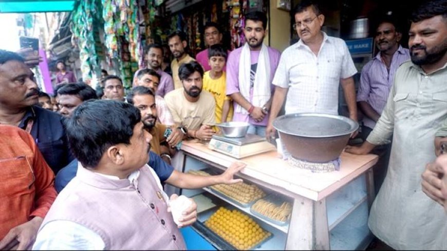 मुख्यमंत्री डॉ. यादव ने टीकमगढ़ में की नागरिकों और लघु व्यवसायियों से की चर्चा