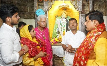 मुख्यमंत्री डॉ. यादव ने प्राचीन रुक्मणी माता मंदिर में किए दर्शन