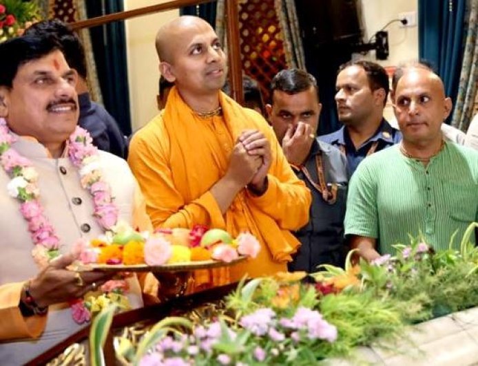 भगवान श्रीकृष्ण ने कष्टों के बीच रहकर भी जीवन को सार्थक बनाने की दी सीख : मुख्यमंत्री डॉ. यादव