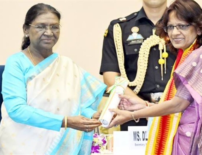 राष्ट्रपति श्रीमती मुर्मु ने शिक्षक दिवस पर मध्यप्रदेश के 6 शिक्षकों को किया सम्मानित