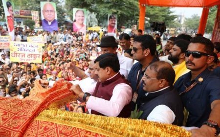 इंदौर में विशाल चुनरी यात्रा में शामिल हुए मुख्यमंत्री डॉ. यादव