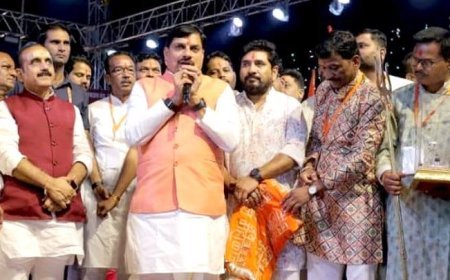 मुख्यमंत्री डॉ. यादव ने उज्जैन के विभिन्न गरबा आयोजनों में सहभागिता की