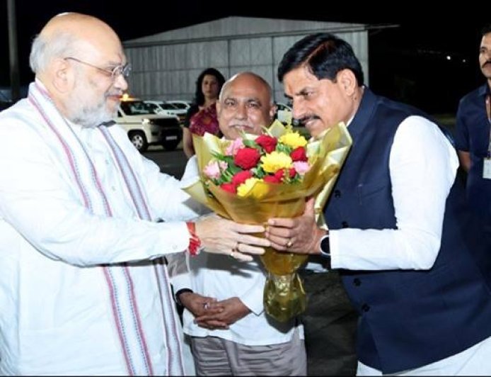 मुख्यमंत्री डॉ. यादव ने केंद्रीय गृह मंत्री श्री शाह को दी भावभीनी विदाई