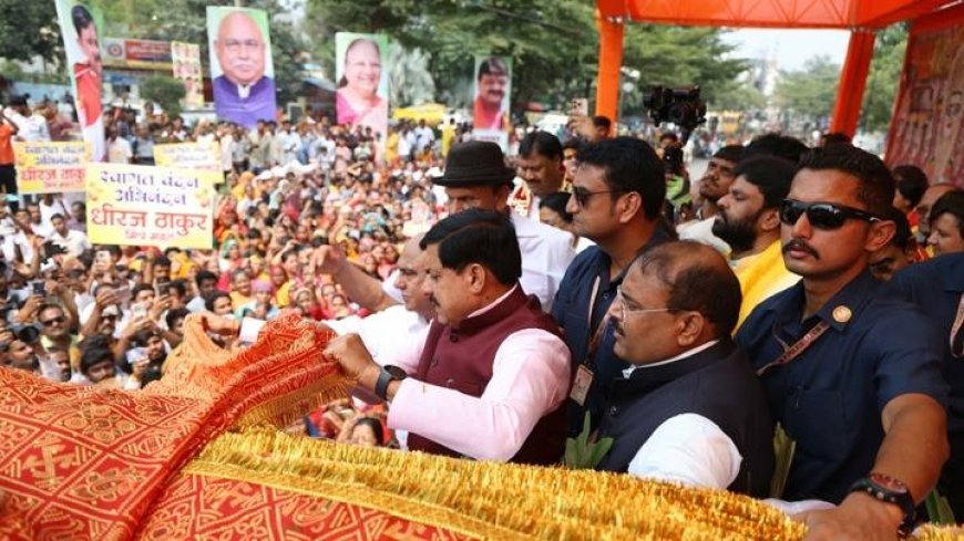 इंदौर में विशाल चुनरी यात्रा में शामिल हुए मुख्यमंत्री डॉ. यादव